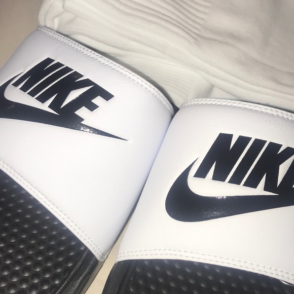 Nike slides and socks - Picture 2 of 3